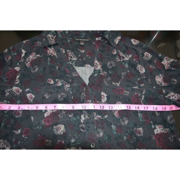 Rock & Republic Floral Shirt M Gray Pink Dark Academia Cottage Goth Hi-Low Hem - Picture 6 of 6